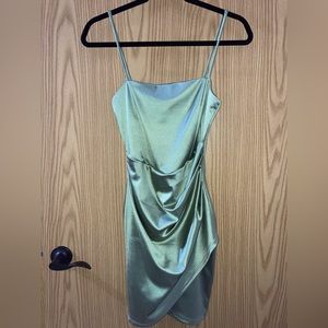 Windsor. Sage green. Size M